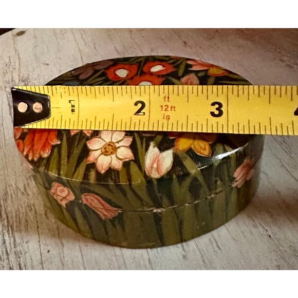 Vintage Kashmiri Paper Mache Trinket Box, Jewelry Box, Flower Box - Picture 5 of 10